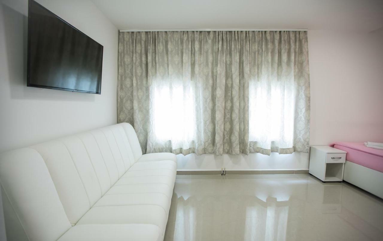 Pansion Kipovi Bed and Breakfast Tuzla Buitenkant foto