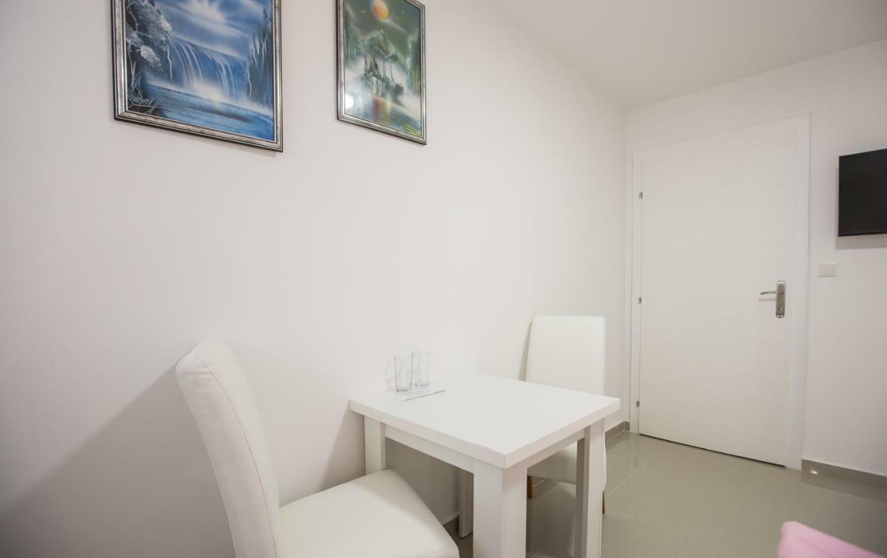 Pansion Kipovi Bed and Breakfast Tuzla Buitenkant foto
